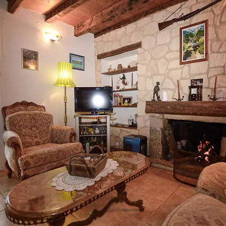 Holiday home Maison Typique De Village Lopigna