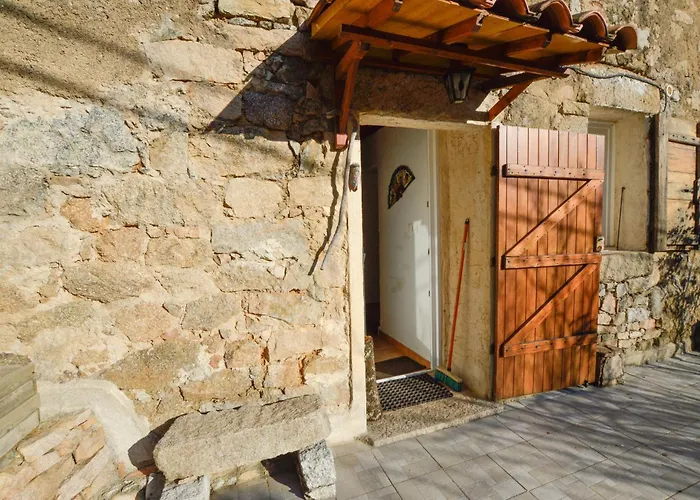 Maison Typique De Village *