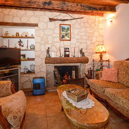 Holiday home Maison Typique De Village Lopigna