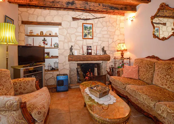Nyaraló Maison Typique De Village Lopigna
